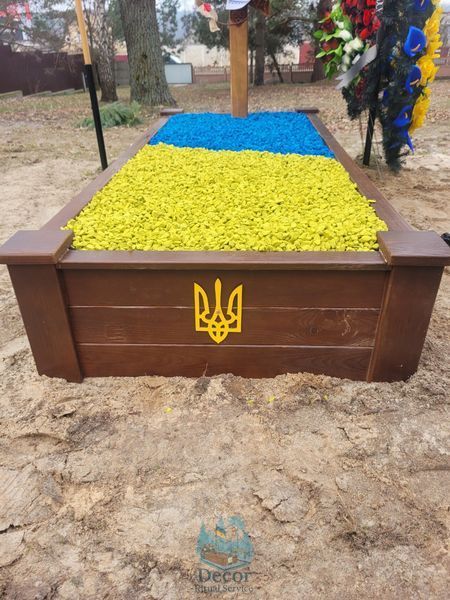 Надгробок дерев&rsquo;яний світлий горіх 180х75х35см 01 фото