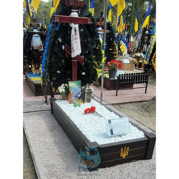 Надгробок дерев&rsquo;яний темний венге 180х75х35см 02 фото