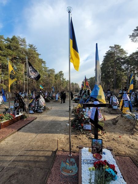 Флагшток із нержавіючої сталі 4 метри, під бетонування.  Розбірний. З системою підіймання прапору.  Прапор України 140*90 см в подарунок! 1012 фото