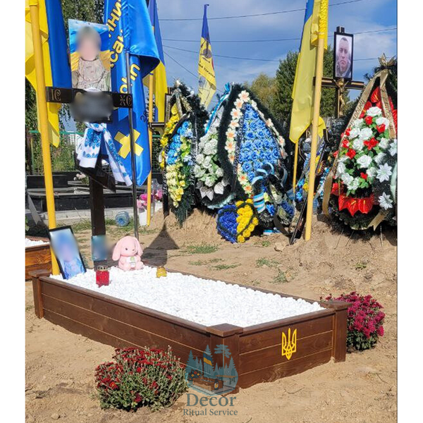 Надгробок дерев&rsquo;яний світлий горіх 180х75х35см 0123 фото