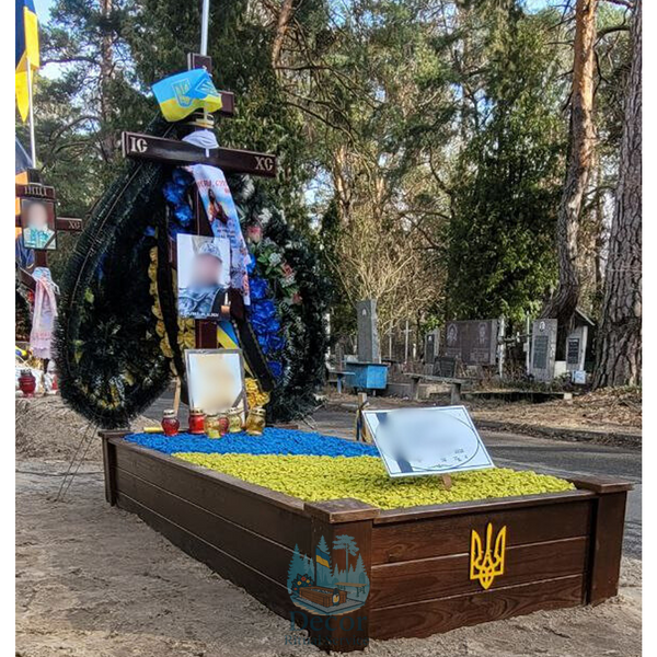 Надгробок дерев&rsquo;яний світлий горіх 180х75х35см 0123 фото